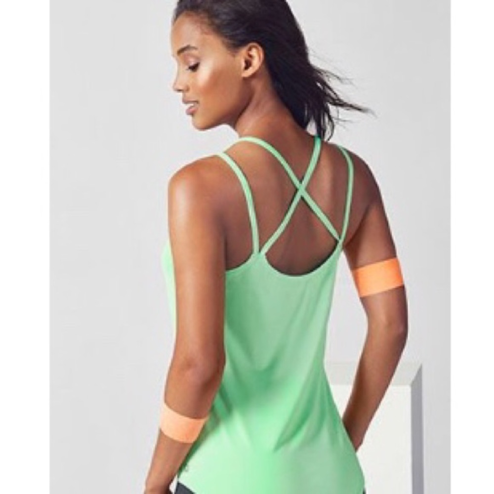 NWOT Fabletics Rylie Tank Size Medium - Picture 2 of 5